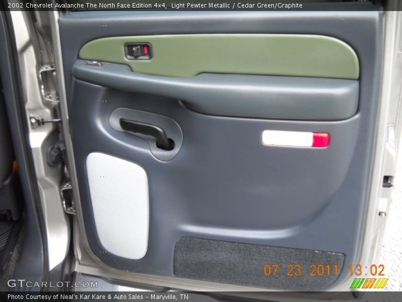 Light Pewter Metallic / Cedar Green/Graphite 2002 Chevrolet Avalanche The North Face Edition 4x4