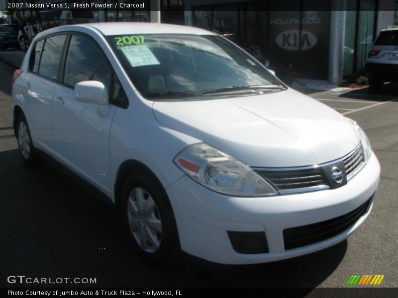Fresh Powder / Charcoal 2007 Nissan Versa S