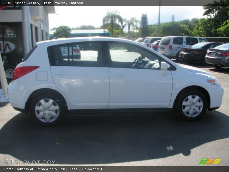 Fresh Powder / Charcoal 2007 Nissan Versa S