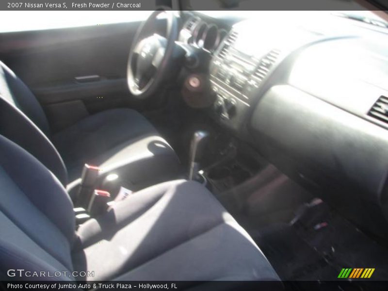 Fresh Powder / Charcoal 2007 Nissan Versa S