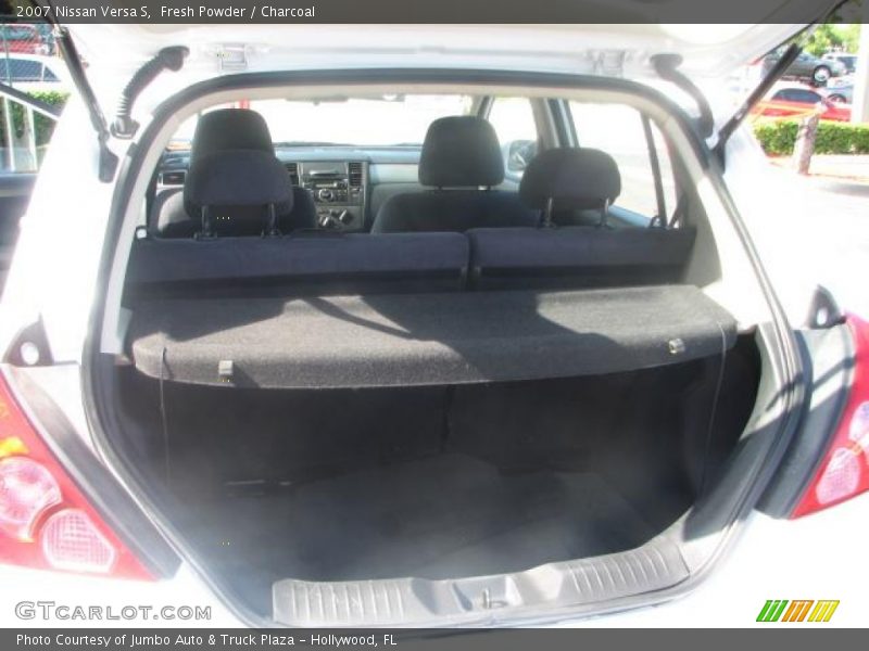 Fresh Powder / Charcoal 2007 Nissan Versa S