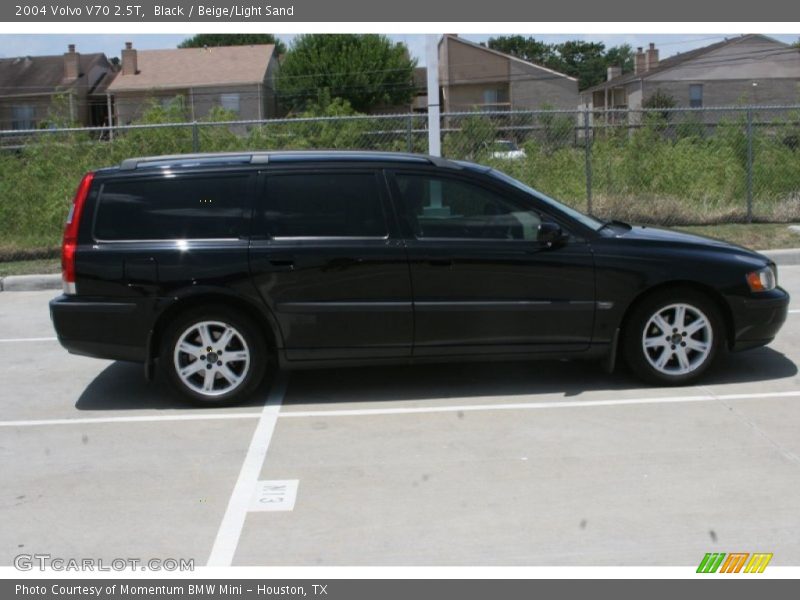 Black / Beige/Light Sand 2004 Volvo V70 2.5T