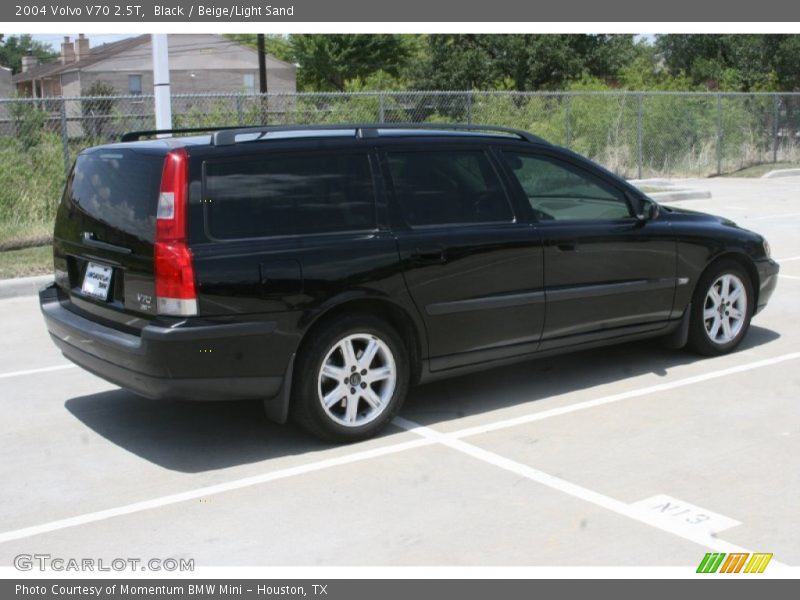 Black / Beige/Light Sand 2004 Volvo V70 2.5T