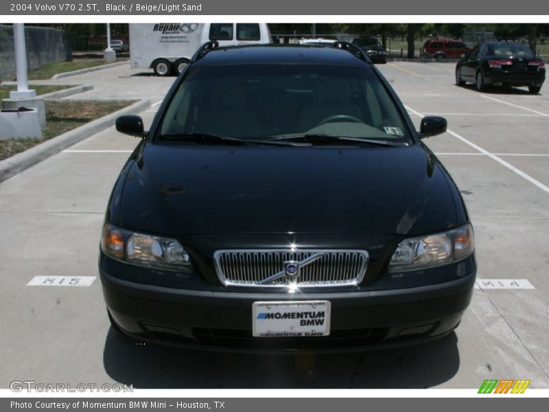 Black / Beige/Light Sand 2004 Volvo V70 2.5T