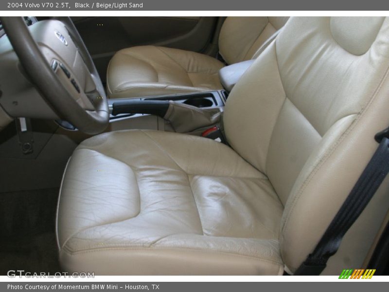 Black / Beige/Light Sand 2004 Volvo V70 2.5T