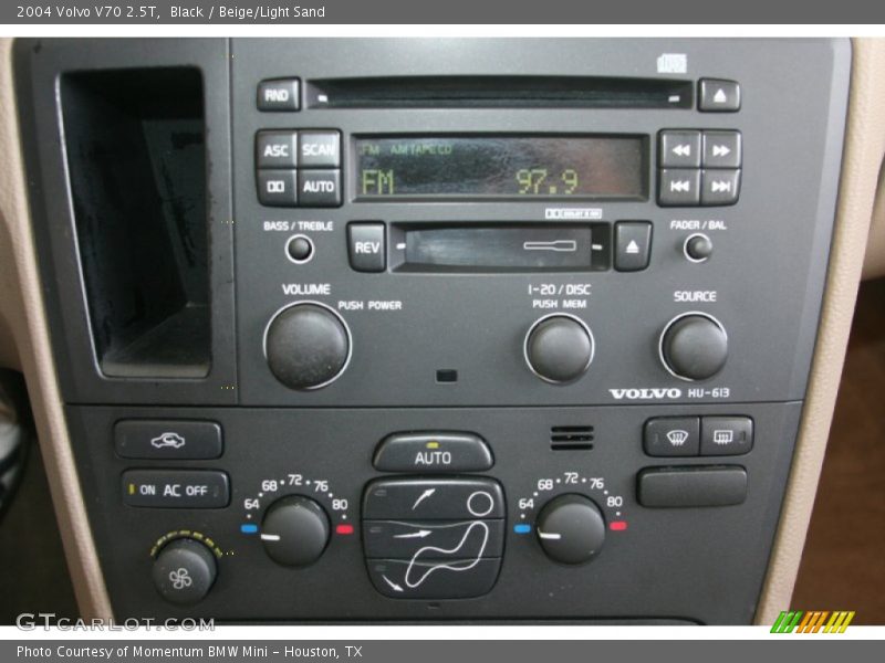 Controls of 2004 V70 2.5T