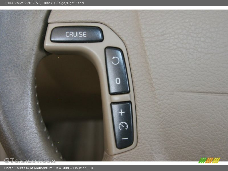 Black / Beige/Light Sand 2004 Volvo V70 2.5T