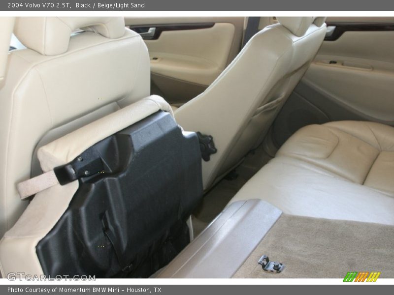 Black / Beige/Light Sand 2004 Volvo V70 2.5T