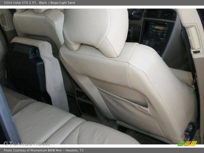 Black / Beige/Light Sand 2004 Volvo V70 2.5T