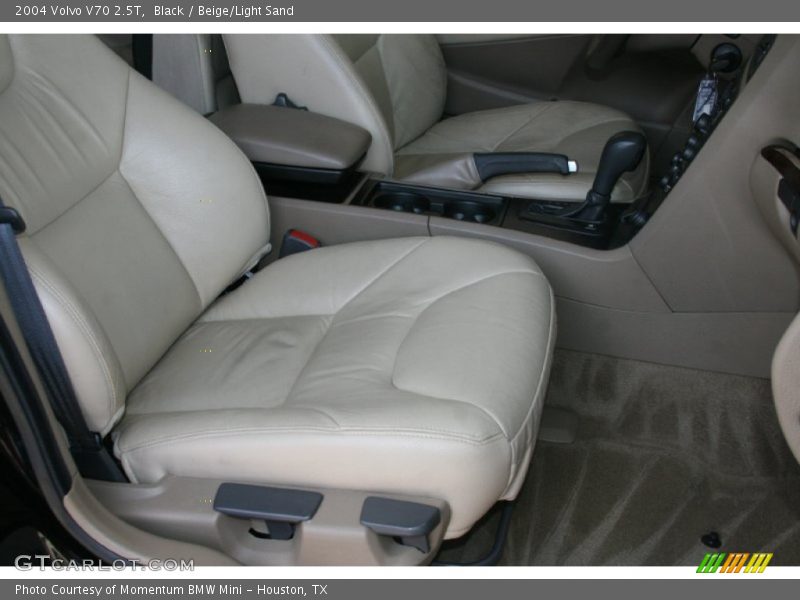 Black / Beige/Light Sand 2004 Volvo V70 2.5T
