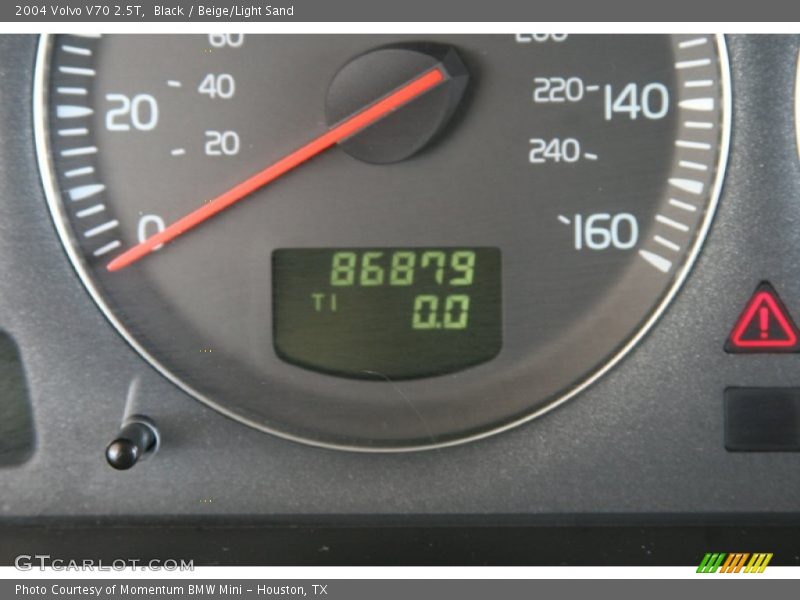 Black / Beige/Light Sand 2004 Volvo V70 2.5T
