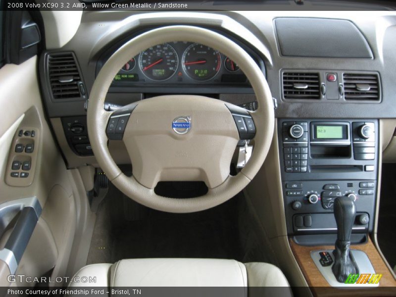 Dashboard of 2008 XC90 3.2 AWD