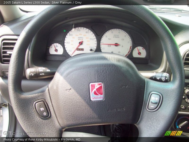 Silver Platinum / Grey 2005 Saturn L Series L300 Sedan