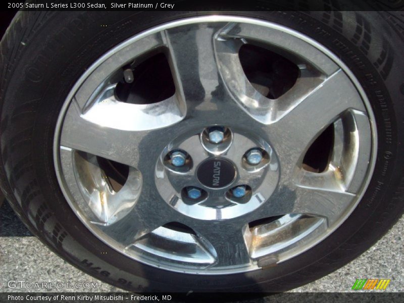 Silver Platinum / Grey 2005 Saturn L Series L300 Sedan