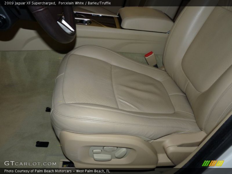 Porcelain White / Barley/Truffle 2009 Jaguar XF Supercharged