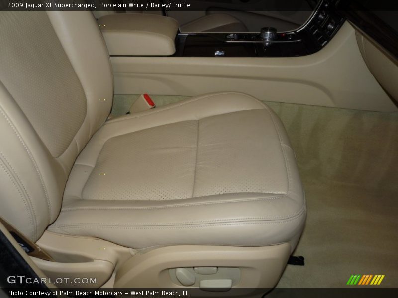 Porcelain White / Barley/Truffle 2009 Jaguar XF Supercharged