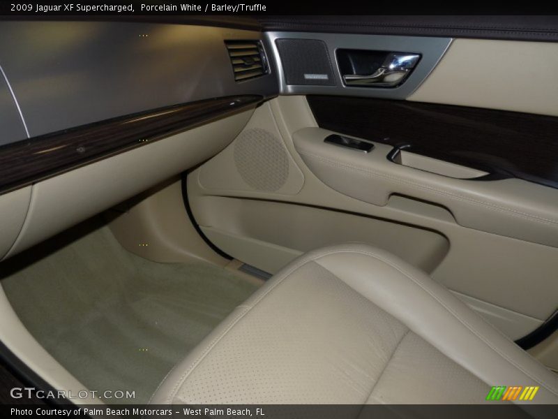 Porcelain White / Barley/Truffle 2009 Jaguar XF Supercharged