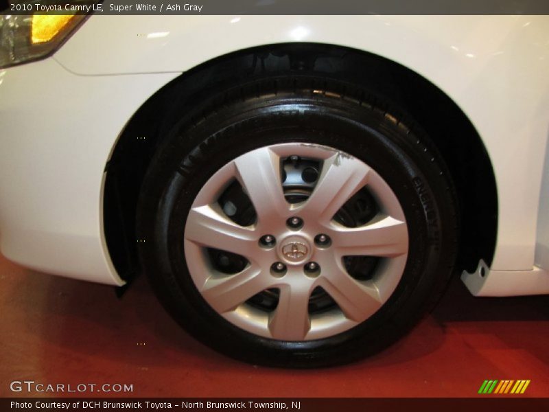 Super White / Ash Gray 2010 Toyota Camry LE