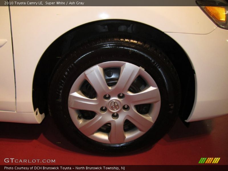 Super White / Ash Gray 2010 Toyota Camry LE