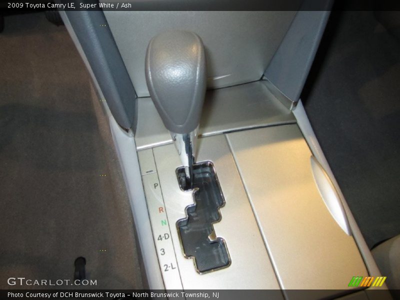 Super White / Ash 2009 Toyota Camry LE