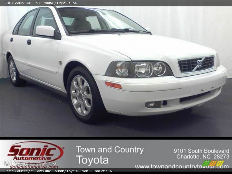 White / Light Taupe 2004 Volvo S40 1.9T