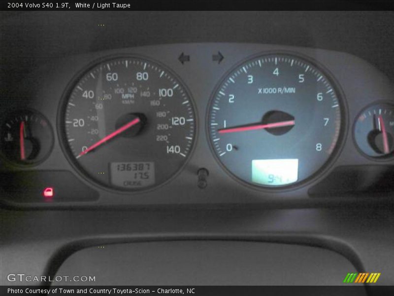 White / Light Taupe 2004 Volvo S40 1.9T