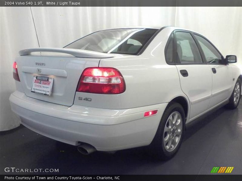 White / Light Taupe 2004 Volvo S40 1.9T