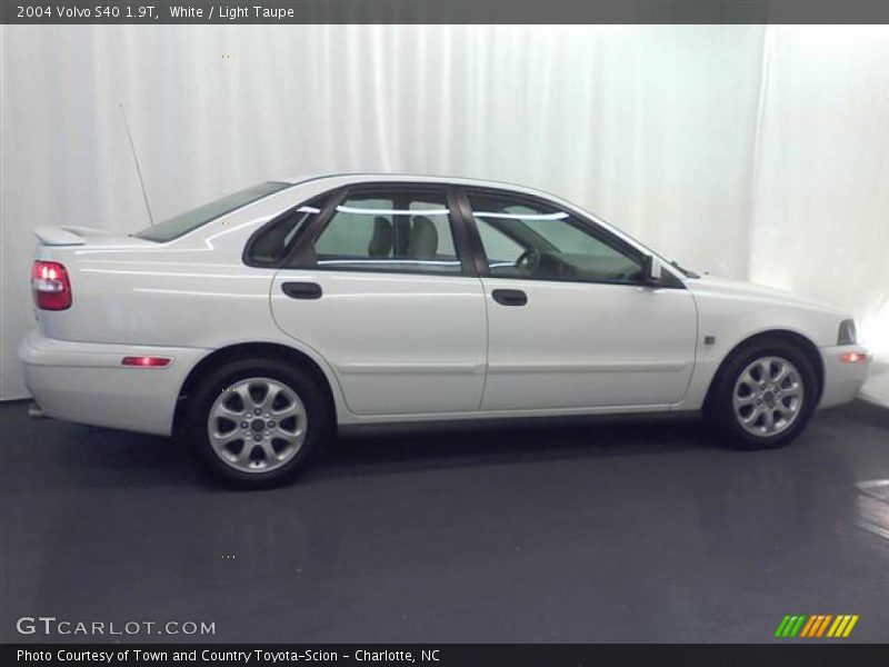 White / Light Taupe 2004 Volvo S40 1.9T