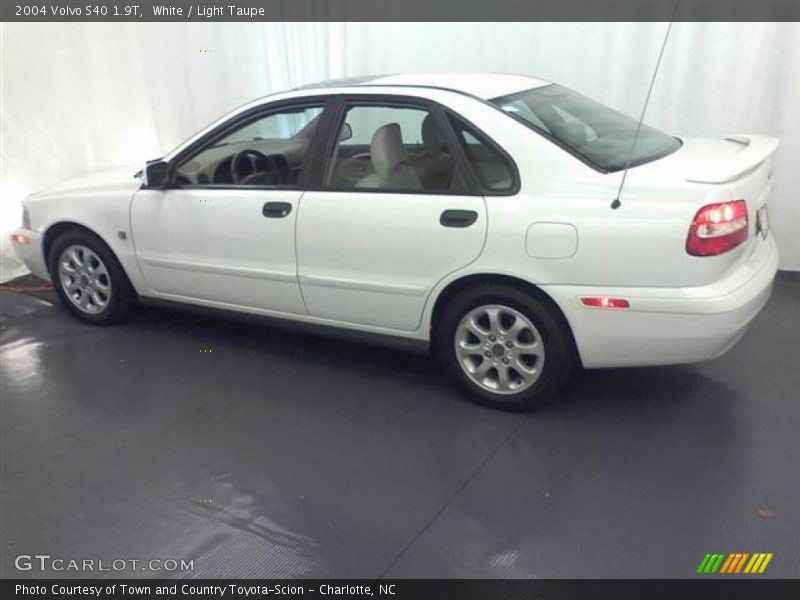 White / Light Taupe 2004 Volvo S40 1.9T