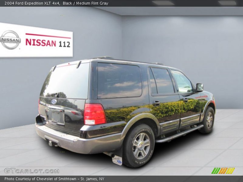 Black / Medium Flint Gray 2004 Ford Expedition XLT 4x4