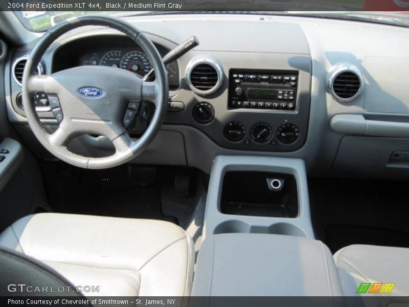 Black / Medium Flint Gray 2004 Ford Expedition XLT 4x4