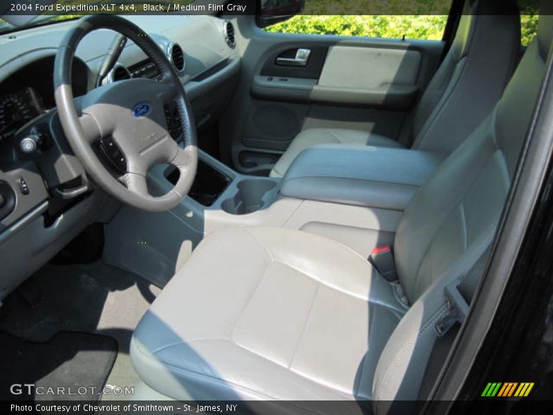 Black / Medium Flint Gray 2004 Ford Expedition XLT 4x4