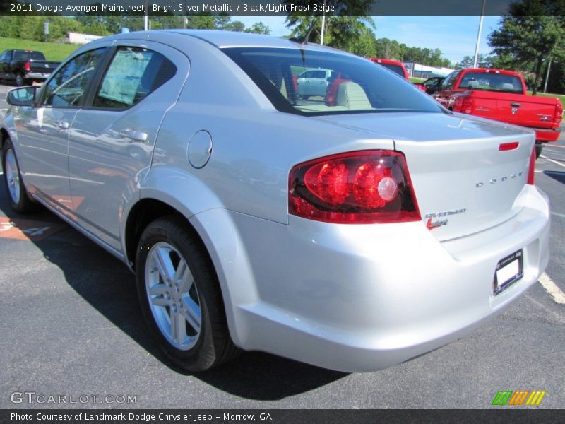 Bright Silver Metallic / Black/Light Frost Beige 2011 Dodge Avenger Mainstreet