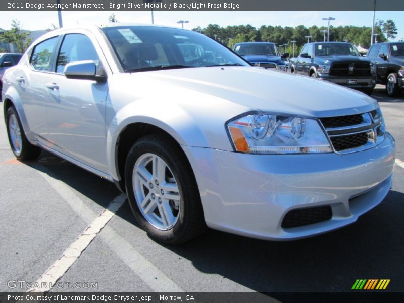 Bright Silver Metallic / Black/Light Frost Beige 2011 Dodge Avenger Mainstreet