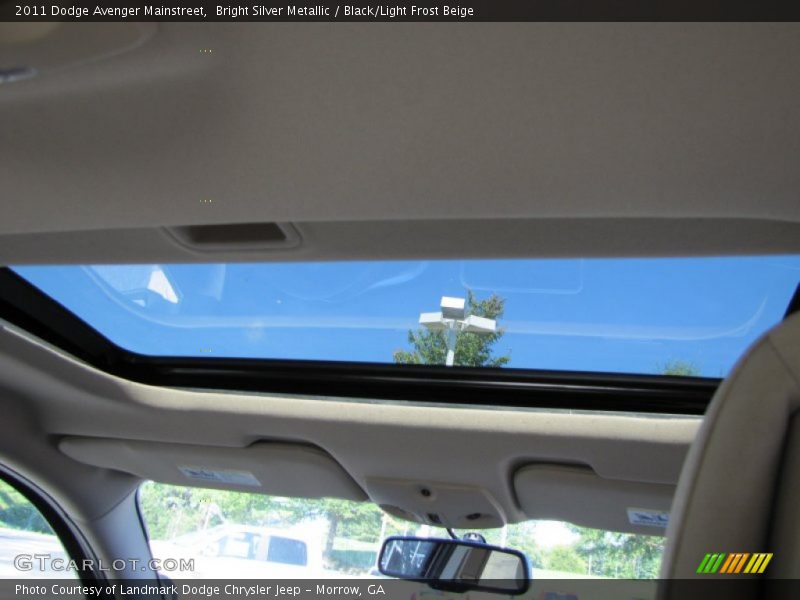 Bright Silver Metallic / Black/Light Frost Beige 2011 Dodge Avenger Mainstreet