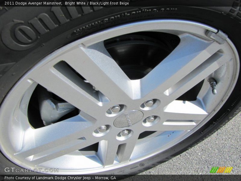 Bright White / Black/Light Frost Beige 2011 Dodge Avenger Mainstreet