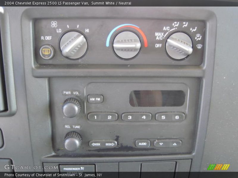 Summit White / Neutral 2004 Chevrolet Express 2500 LS Passenger Van