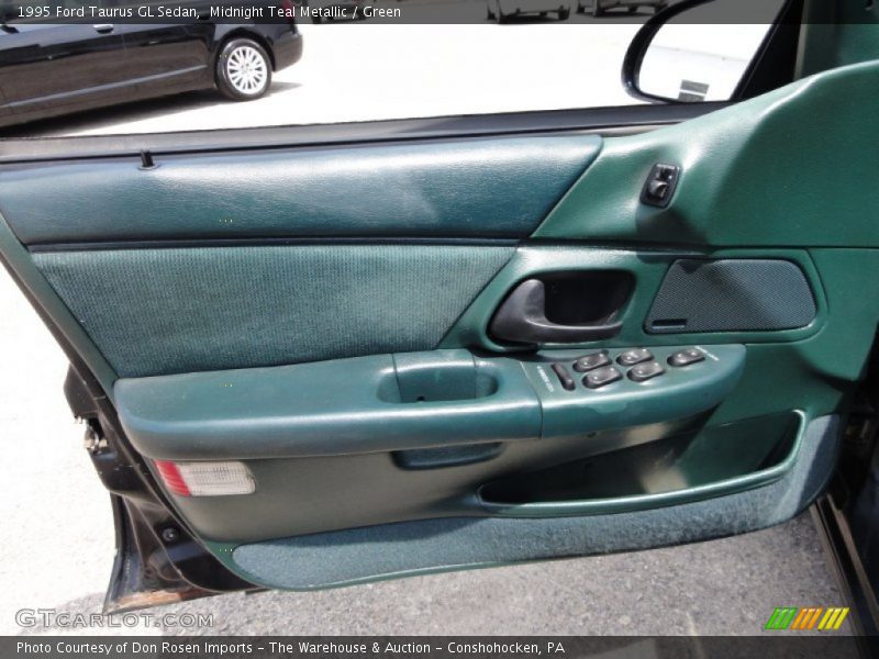 Midnight Teal Metallic / Green 1995 Ford Taurus GL Sedan