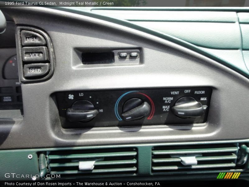 Midnight Teal Metallic / Green 1995 Ford Taurus GL Sedan