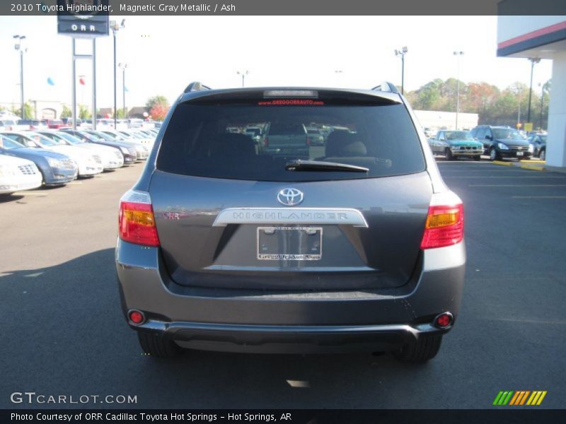 Magnetic Gray Metallic / Ash 2010 Toyota Highlander