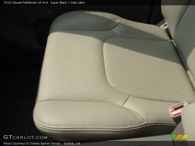 Super Black / Cafe Latte 2010 Nissan Pathfinder LE 4x4