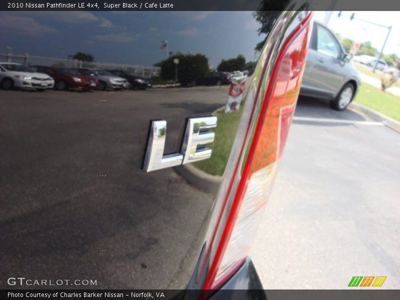 Super Black / Cafe Latte 2010 Nissan Pathfinder LE 4x4