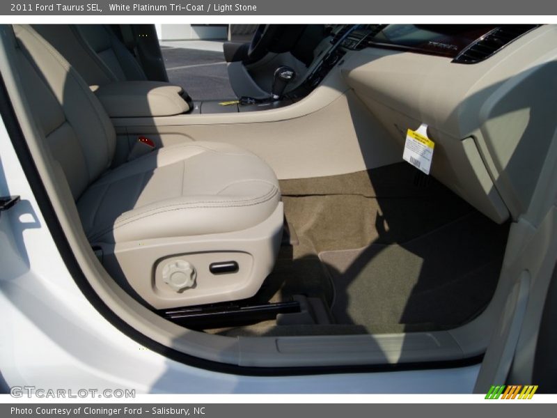 White Platinum Tri-Coat / Light Stone 2011 Ford Taurus SEL
