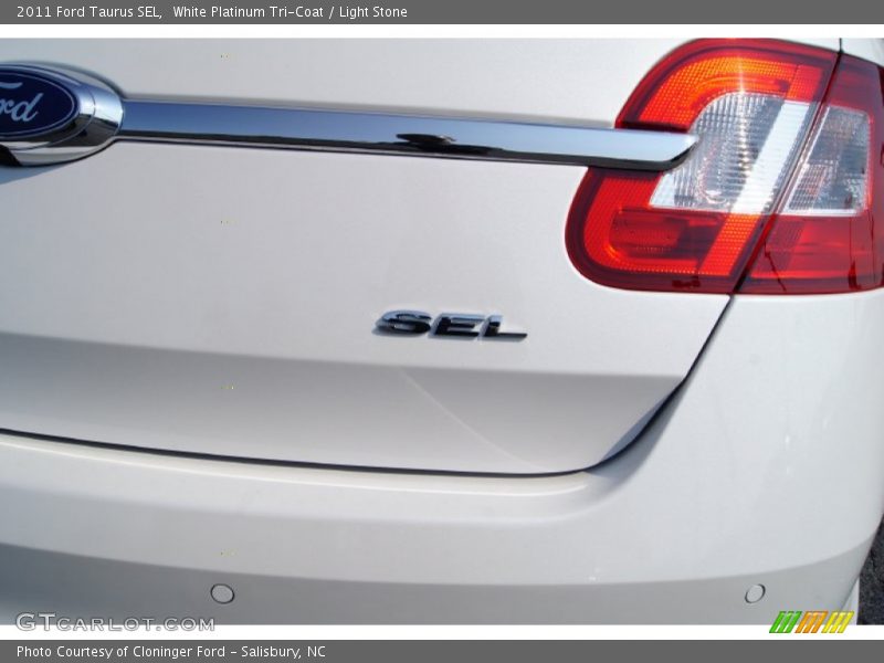 White Platinum Tri-Coat / Light Stone 2011 Ford Taurus SEL