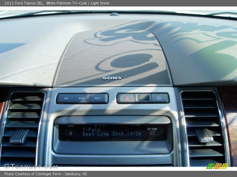 White Platinum Tri-Coat / Light Stone 2011 Ford Taurus SEL