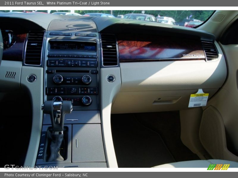 White Platinum Tri-Coat / Light Stone 2011 Ford Taurus SEL