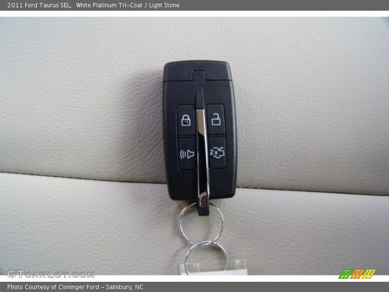 White Platinum Tri-Coat / Light Stone 2011 Ford Taurus SEL