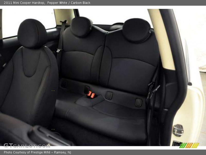 Pepper White / Carbon Black 2011 Mini Cooper Hardtop