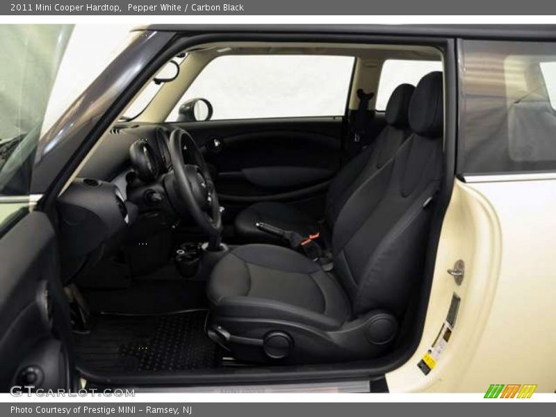 Pepper White / Carbon Black 2011 Mini Cooper Hardtop