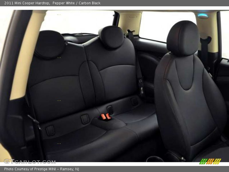 Pepper White / Carbon Black 2011 Mini Cooper Hardtop